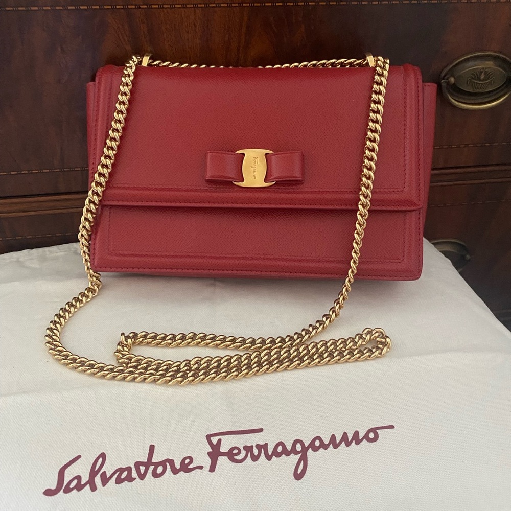 Genuine Salvatore Ferragamo ginny bag. NWT
